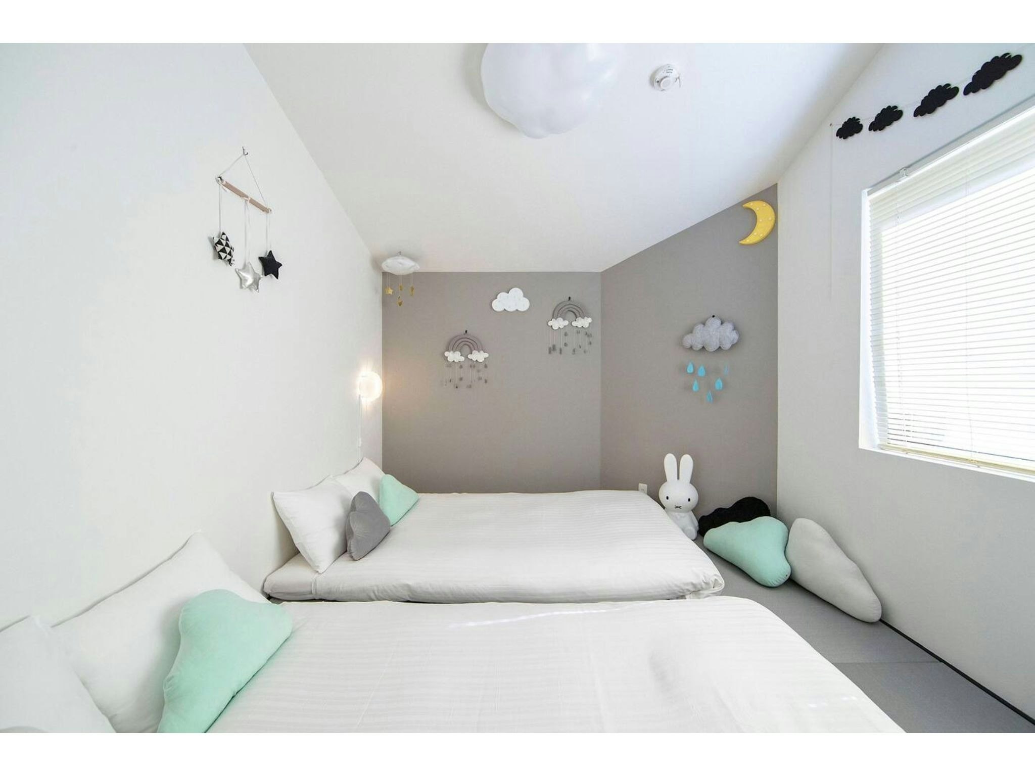 MocoMoco★可愛い雲いっぱいの一棟貸しハウス!寝室2部屋とキッチン、浴室完備
